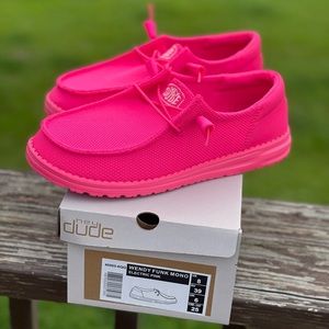 Wendy Funk Mono Electric Pink Hey Dudes | Size 8